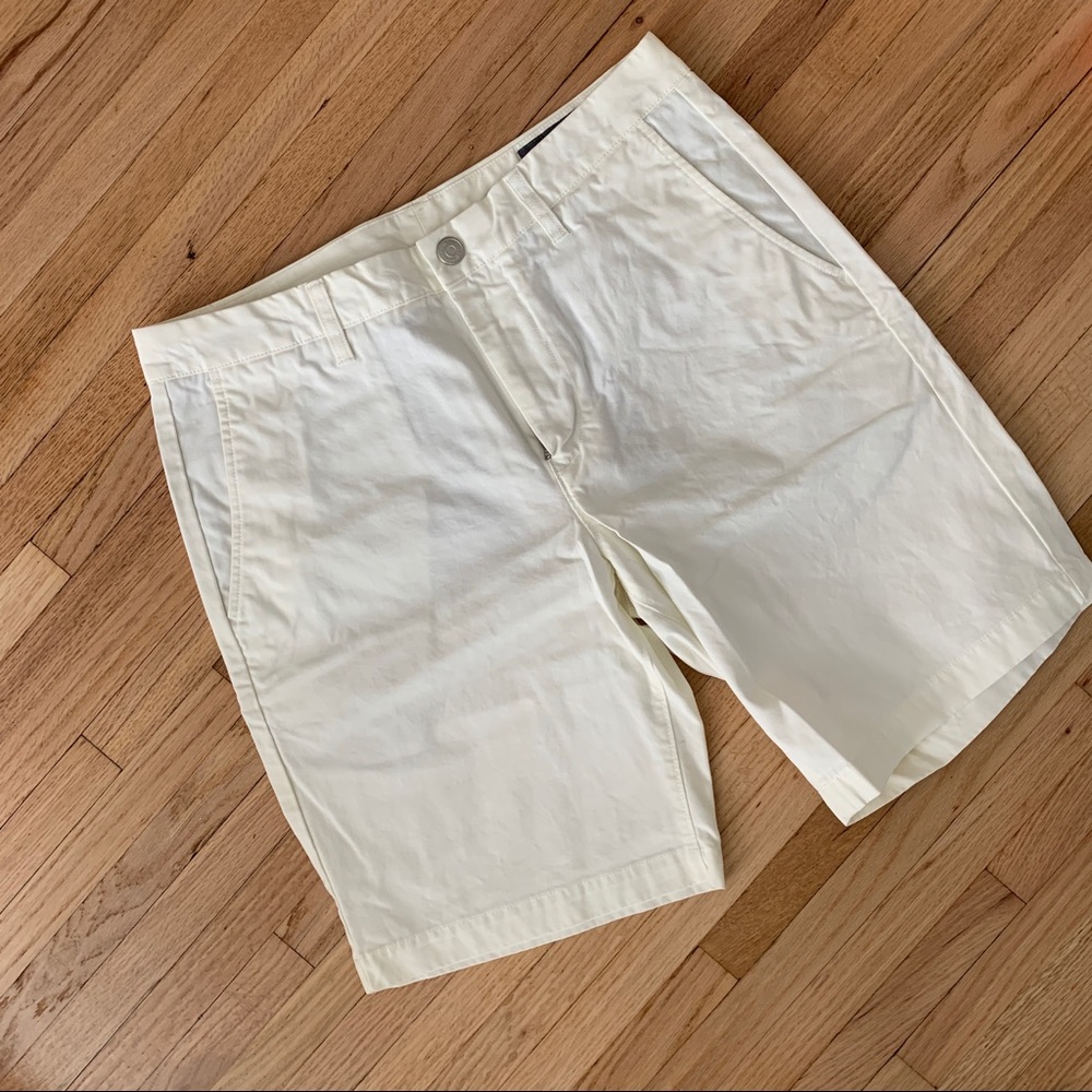 Bonobos White Shorts 9”